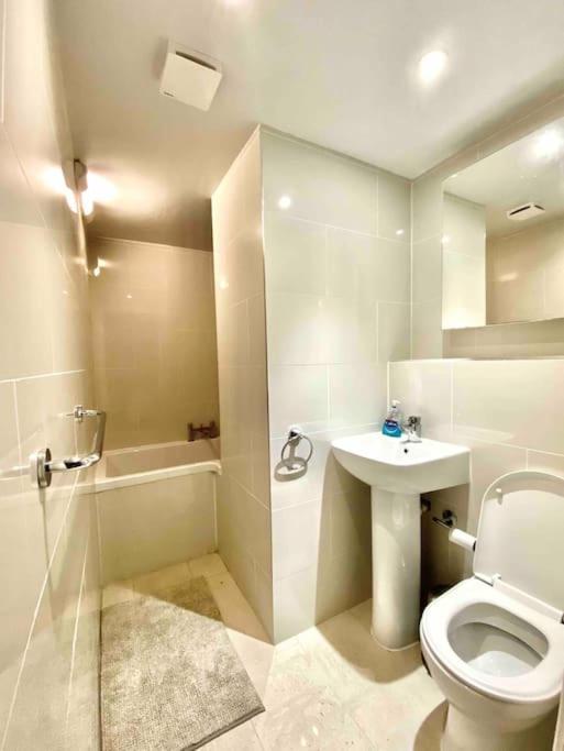 2Bdr Modern Apartment In Hammersmith West Londra Esterno foto